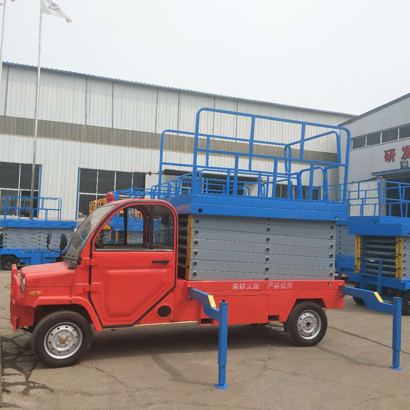 四輪車(chē)載升降機(jī)