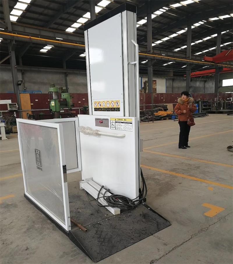 <b>常德3米垂直無(wú)障礙升降平臺(tái)安裝完成</b>