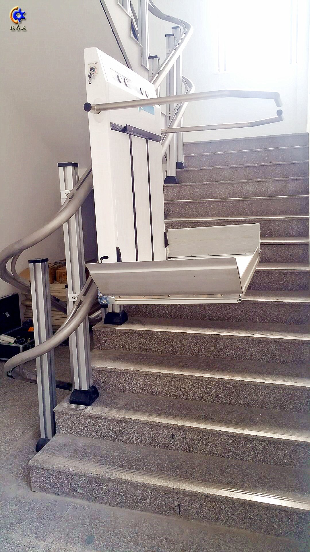 斜掛式無障礙升降平臺(tái) 斜掛式無障礙升降平臺(tái)