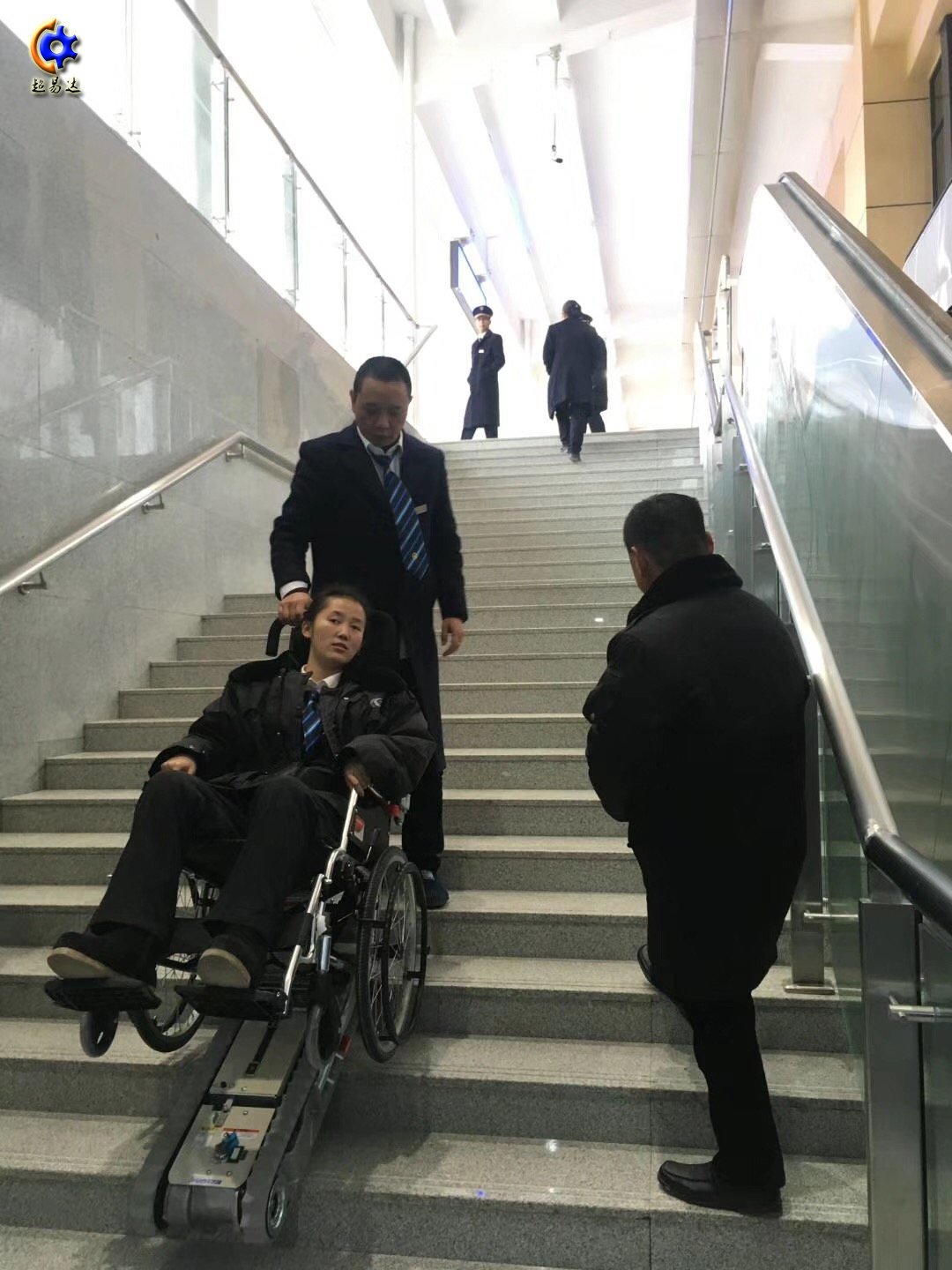 履帶式殘疾人爬樓機/