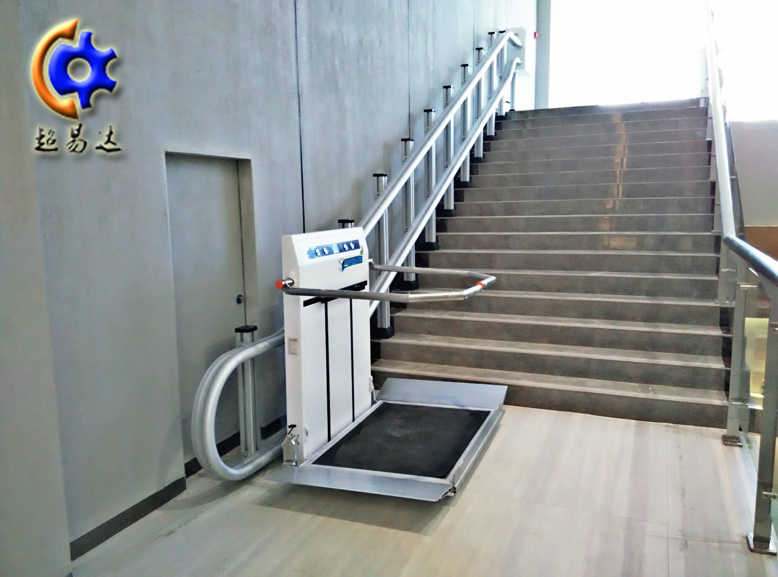 斜掛式輪椅升降平臺 斜掛式輪椅升降平臺