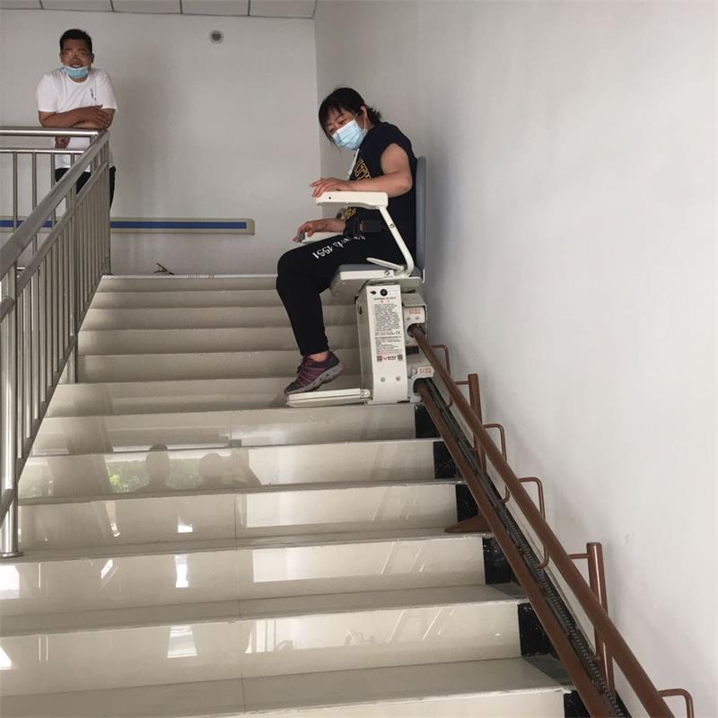 座椅式升降機/ 座椅式升降機